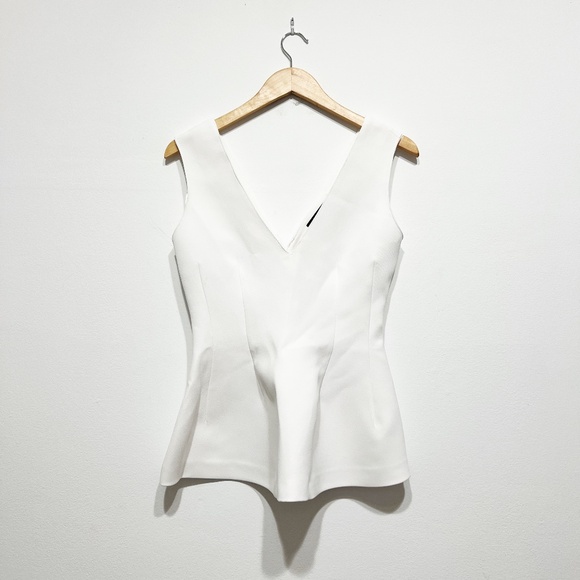 NEW Zara White Crepe V Neck Pleated Fit Flare Tank Top Crop Blouse White XS - Picture 1 of 4